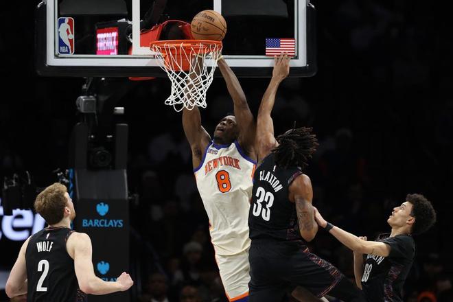 尼克斯逆转篮网豪取5连胜 唐斯布伦森联手制胜