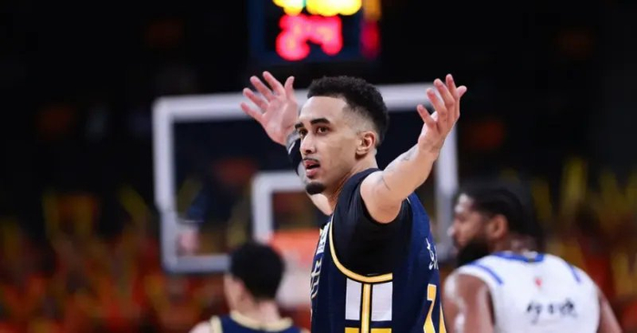 广东惨败上海遭遇四重打击 内线短板暴露麦考尔