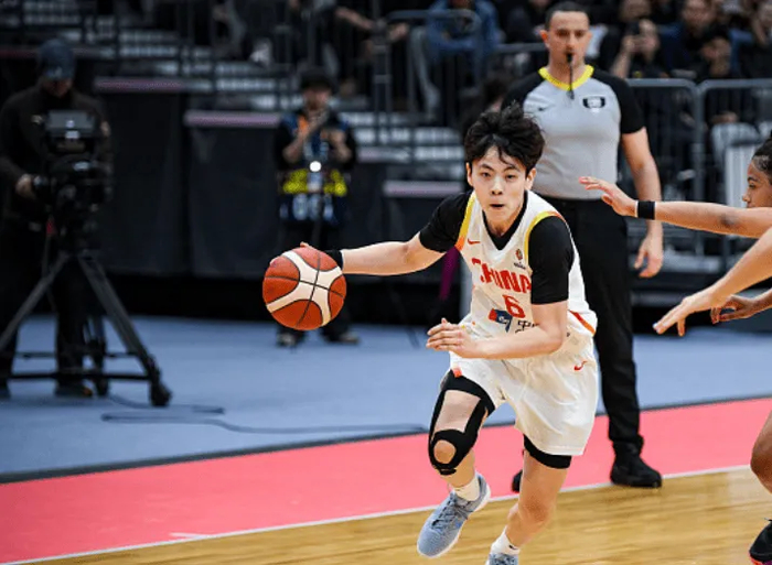 杨舒予凭实力入选世预赛最佳阵容 比利格双星领