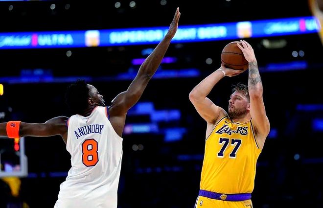 湖人8连胜重返西部前三 东契奇里夫斯双核闪耀季