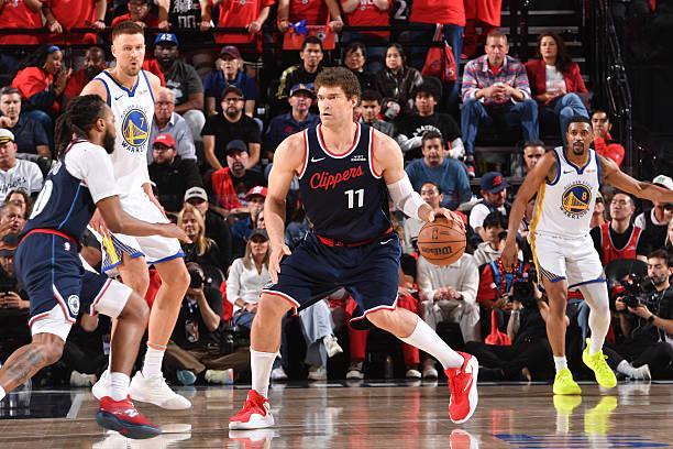 勇士逆转快船晋级季后赛 洛佩斯防守失误致惨败